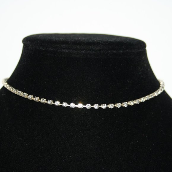 Beautiful silver rhinestone choker necklace 13-15"